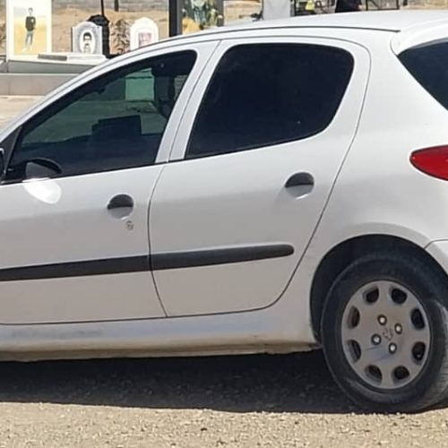 موتور فنی سالم  بیمه 6 ماه رنگی فقط یک گلگیر سمت شوفر