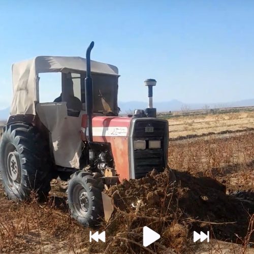 تراکتور تمیز پر زور