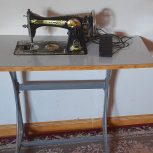 چرخ خیاطی برقی همراه با میز همچی کامل بدون مشکل قیمت 4تومن مشتری واقعی پیام بده