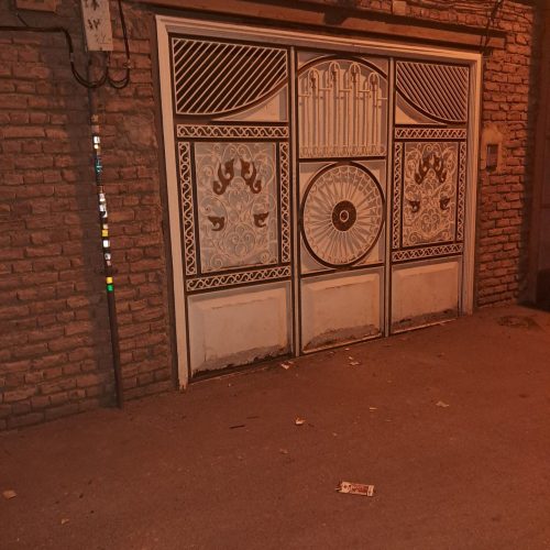 درب باغ و پارکینگ