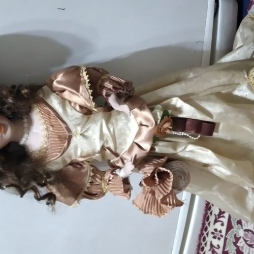 عروسک قدیمی دکوری سرامیکی