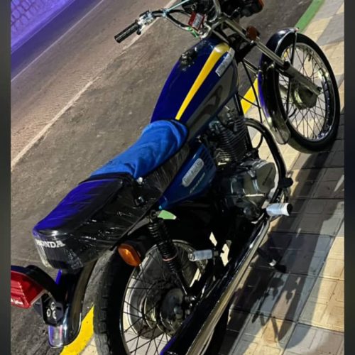 با سلام یک عدد موتور صفر تا صد بازسازی شده انجین پلمپ موتور درحد خشک می باشد سلند سر سیلندر نو می باشد. به. دلیل نیاز مالی به فروش می‌رسد