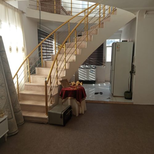 خانه در کوهنورد خیابان باغرضوان همکف دربس