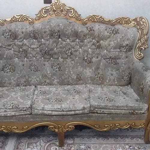 مبل دسته دوم 7 نفره و میز نهار خوری 4 نفره و 3 میز عسلی