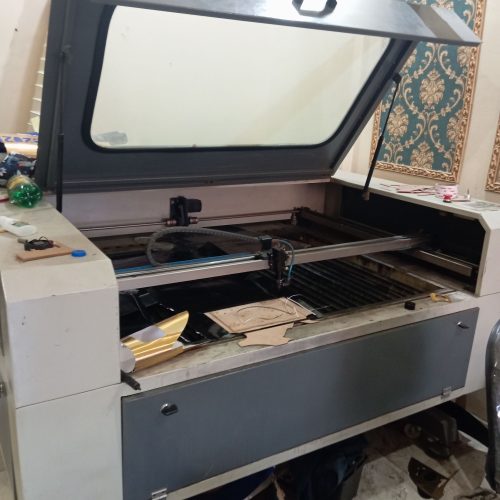 دستگاه لیزر  90 در 130