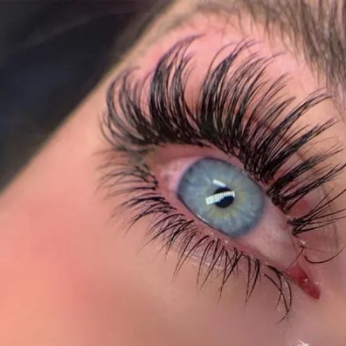 استخدام مژه کار