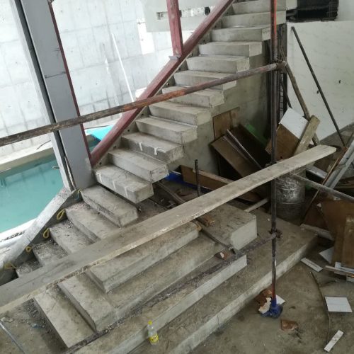 اجرای پله گرد بتونی