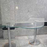 میز شیشه‌ای