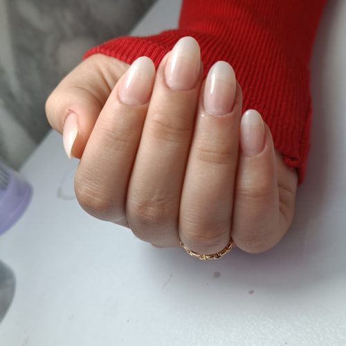 کاشت ناخن با ژل