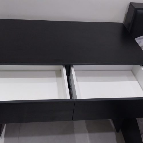 میز تحریر و اداری