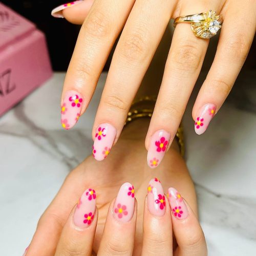 میتونی با500تومن ناخن هاتو کاشت کنی و350 تومن ترمیم