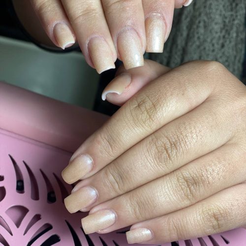 میتونی با500تومن ناخن هاتو کاشت کنی و350 تومن ترمیم