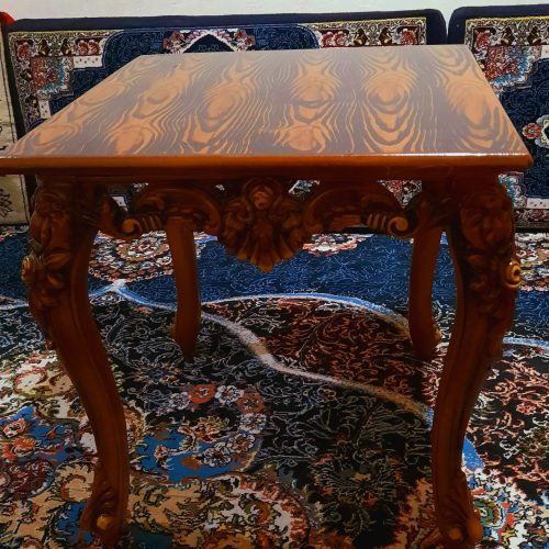 یک عدد میز عسلی سلطنتی