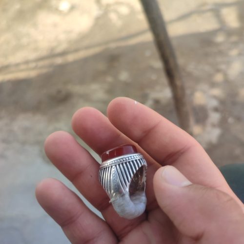 یک عدد انگشتر حقیق