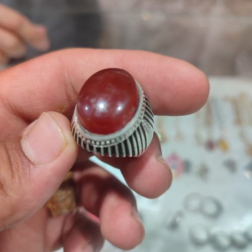 یک عدد انگشتر حقیق