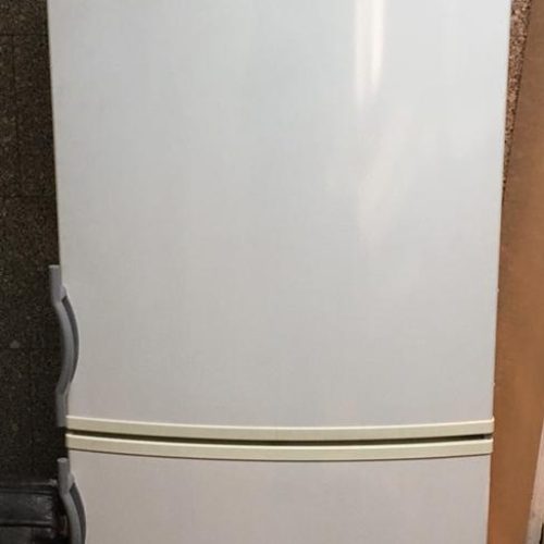 یخچال 14 فوت تکنو کیت ساخت دانمارک تحت لیسانس تکنو کیت ایتالیا کاملا سالم