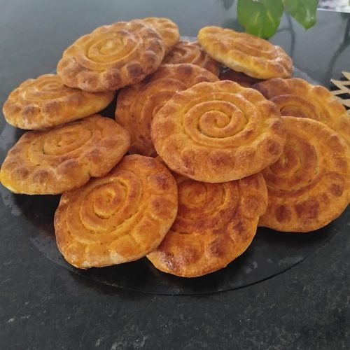 پخت‌نون‌محلی‌وکلوچه‌فومن‌خونگی