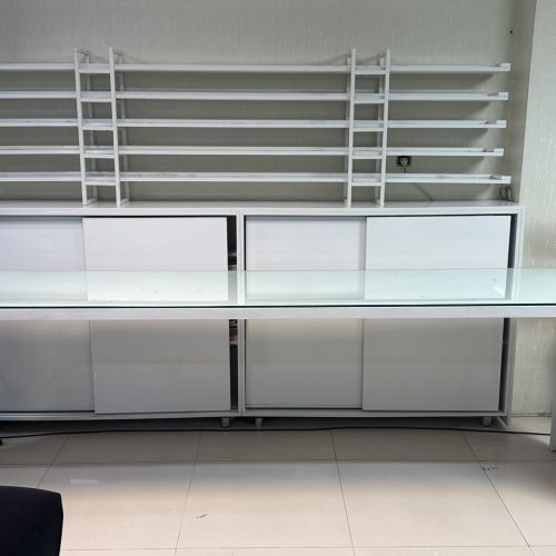 میز ناخن و تخت