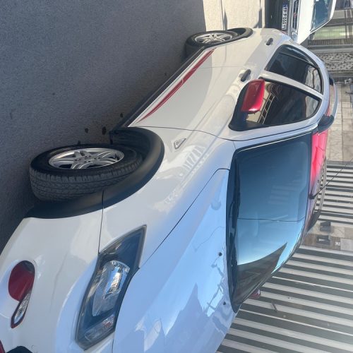 کوییک R سفید قرمز