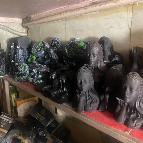 فروش لوازم تزئینی.. عود.. جاعودی و..