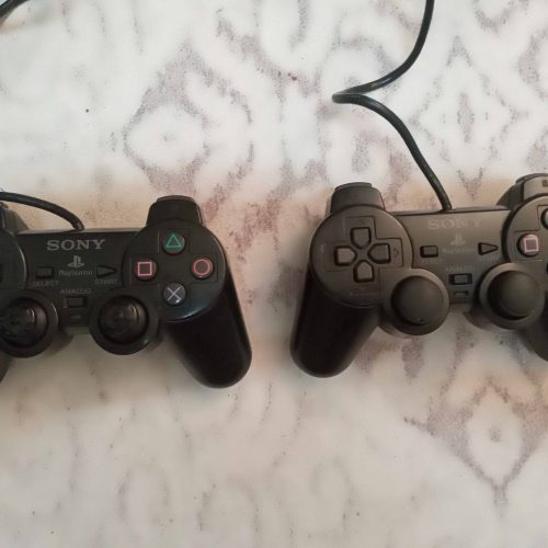 فروش یکدستگاه پلی استیشن وان با تعدادی بازی به همراه جعبه و ملزومات