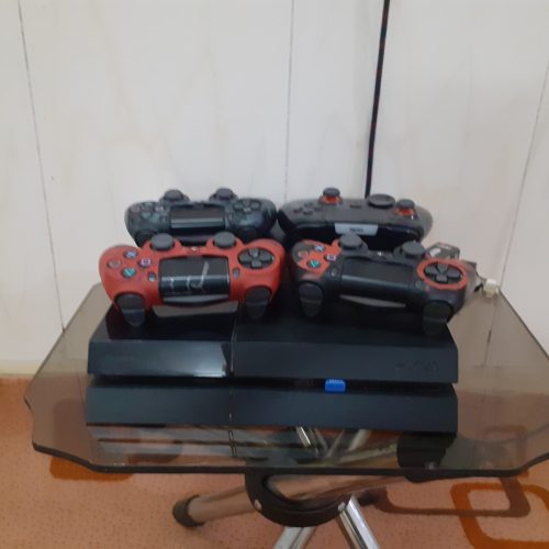 پلی‌استیشن4