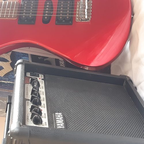 گیتار الکتریک ERG122C YAMAH (قرمز)