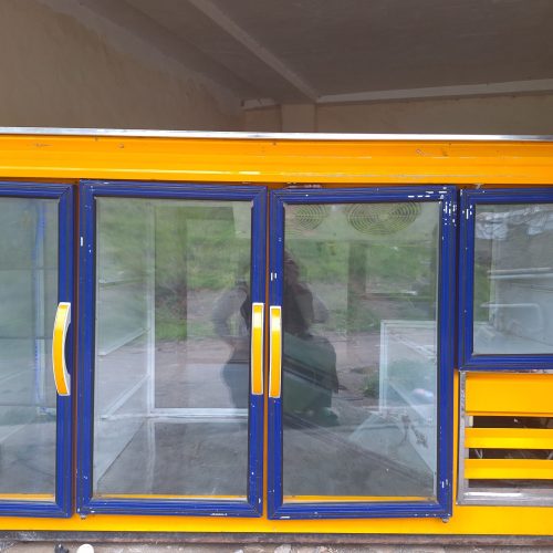 یخچال مکعبی ویترینی در حد نو