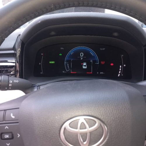 تویوتا کمریLE مدل 2025 ژاپن پلاک