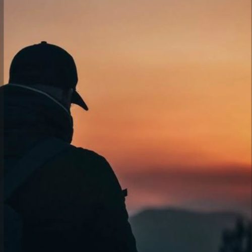 اسم میرزا 25 سالمه تابعیت افغانستان