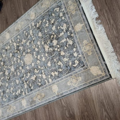 یک عدد فرش 9متری ویک عدد فرش 3متری محتشم