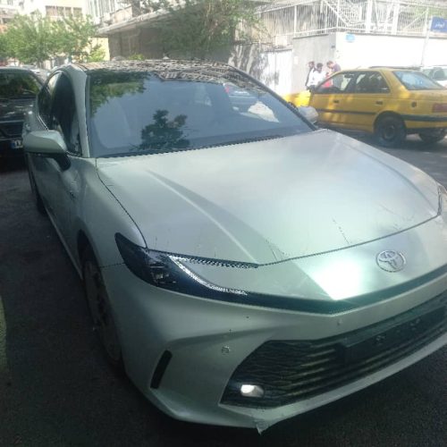 تویوتا کمریLE مدل 2025 ژاپن پلاک