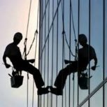 پیچ و رولپلاک و شستشوی نما بوسیله طناب