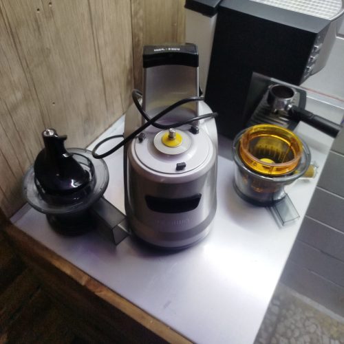 عصاره گیر میوه (آبمیوه گیری نیمه صنعتی)