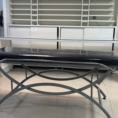 میز ناخن و تخت