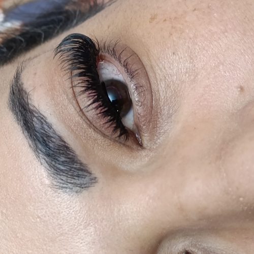 مدل کاشت مژه و ناخن