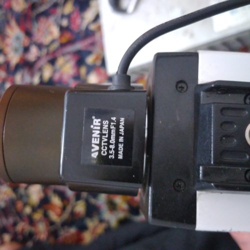 یک دستگاه دوربین مداربسته دولنزه صنعتی