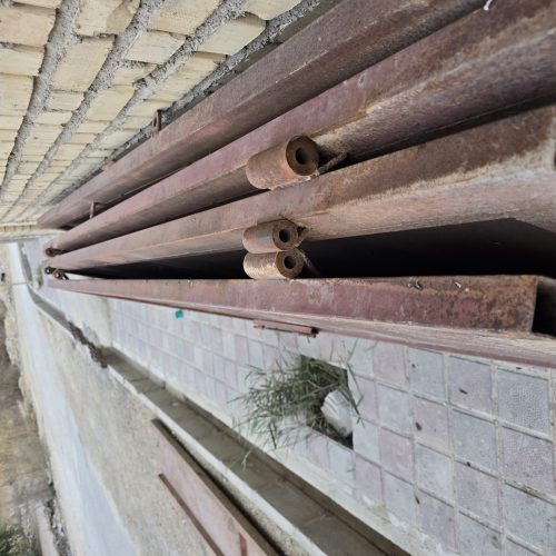 فروش درب پارکینگ درب پذیرایی نورگیر یک عدد درب اتاق با چهار چوب و دو عدد پنجره