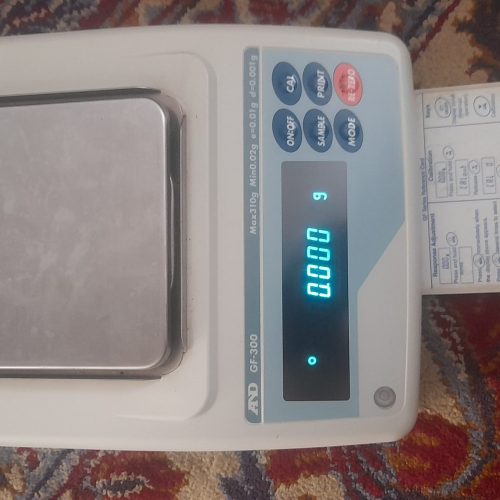 ترازوی دیجیتال برند AND مدل GF-300