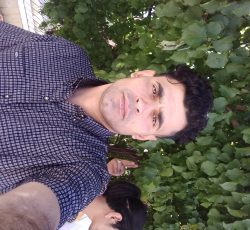 دنبال شغل هستم ساکن مشهد زبان عربی کامل بلدم