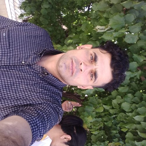 دنبال شغل هستم ساکن مشهد زبان عربی کامل بلدم