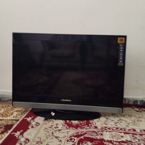 تلویزیون 38 اینچ