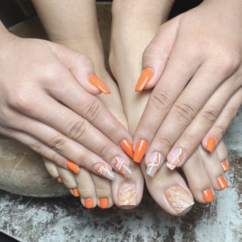 میتونی با500تومن ناخن هاتو کاشت کنی و350 تومن ترمیم