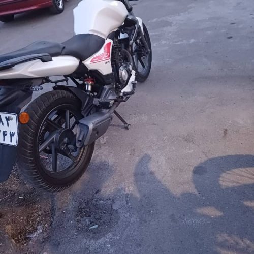 یک دستگاه موتور بنلی 150 مدل 99