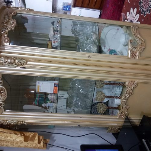 بوفه کاملآ زیبا وسالم