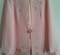 تنها یک بار پوشیده شده