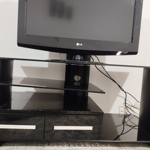 میز تلویزیون شیشه ای