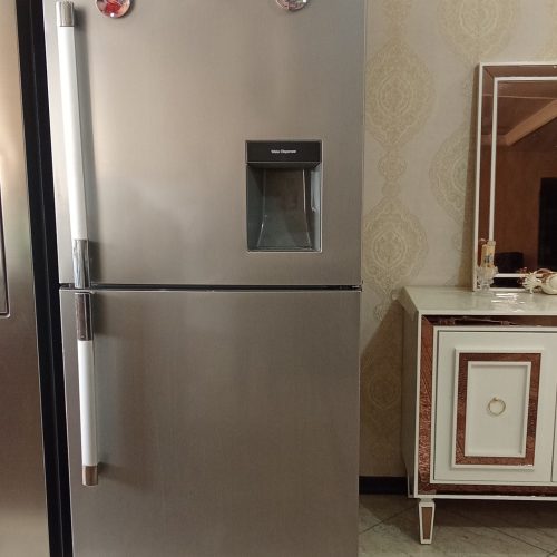 یخچال فریزر آبسردکن داره بدون برفک