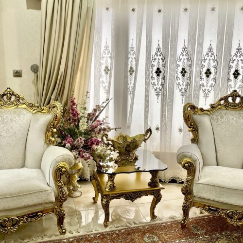 مبلمان سلطنتی 7 نفره و یک مبل میزبان به همراه میز غذاخوری