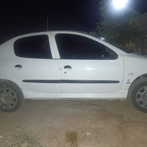 206مدل 88بدون عیب و خرج یک ریال